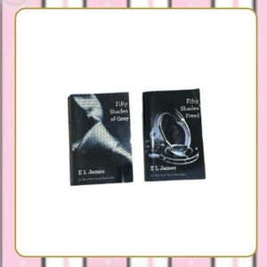 Fifty Shades of Gray & Fifty Shades of Freed book set x2